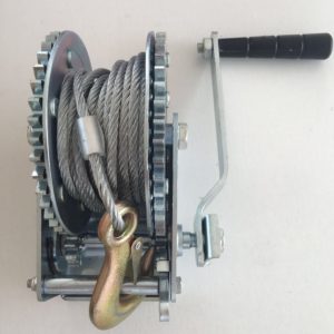 Winch 1,200 lb w/ Cable & Hook