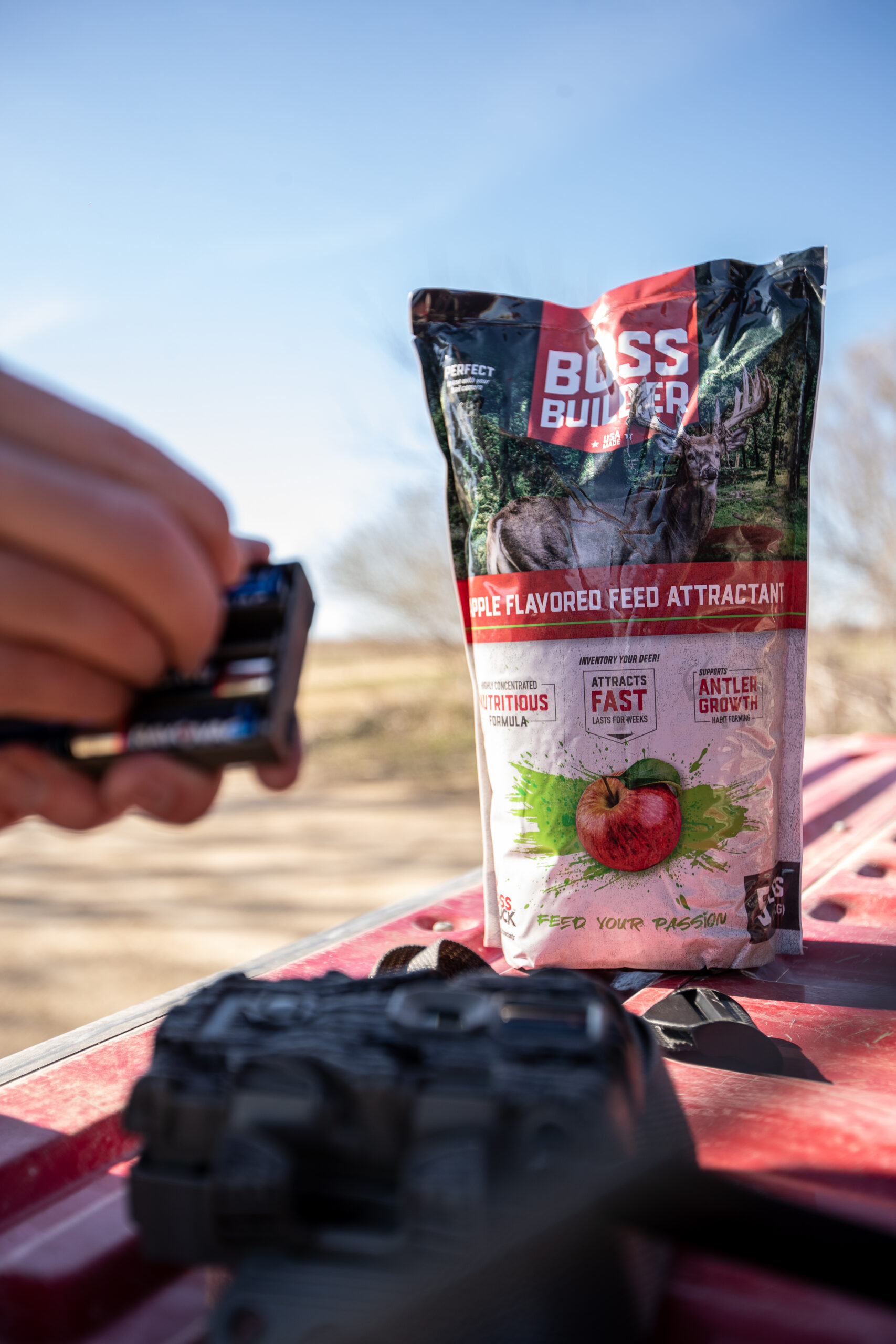 A82I6924 Boss Builder Apple Flavored Feed Attractant
