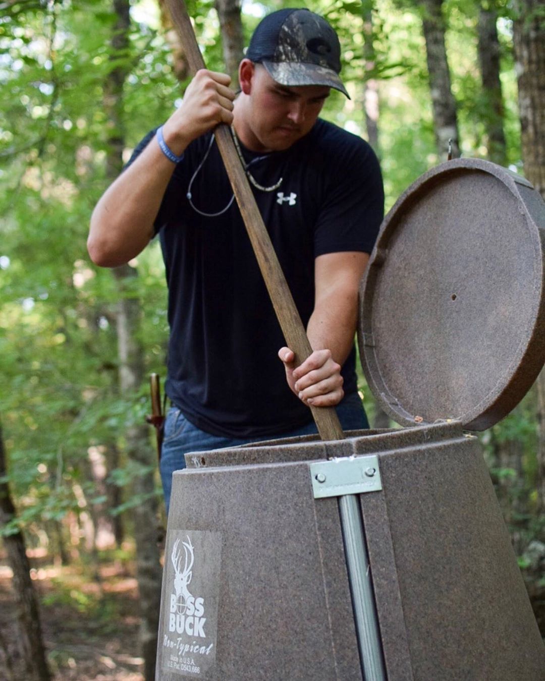 boss buck No-Fail Deer-Feeding Strategies for Your Favorite Time of Year 3