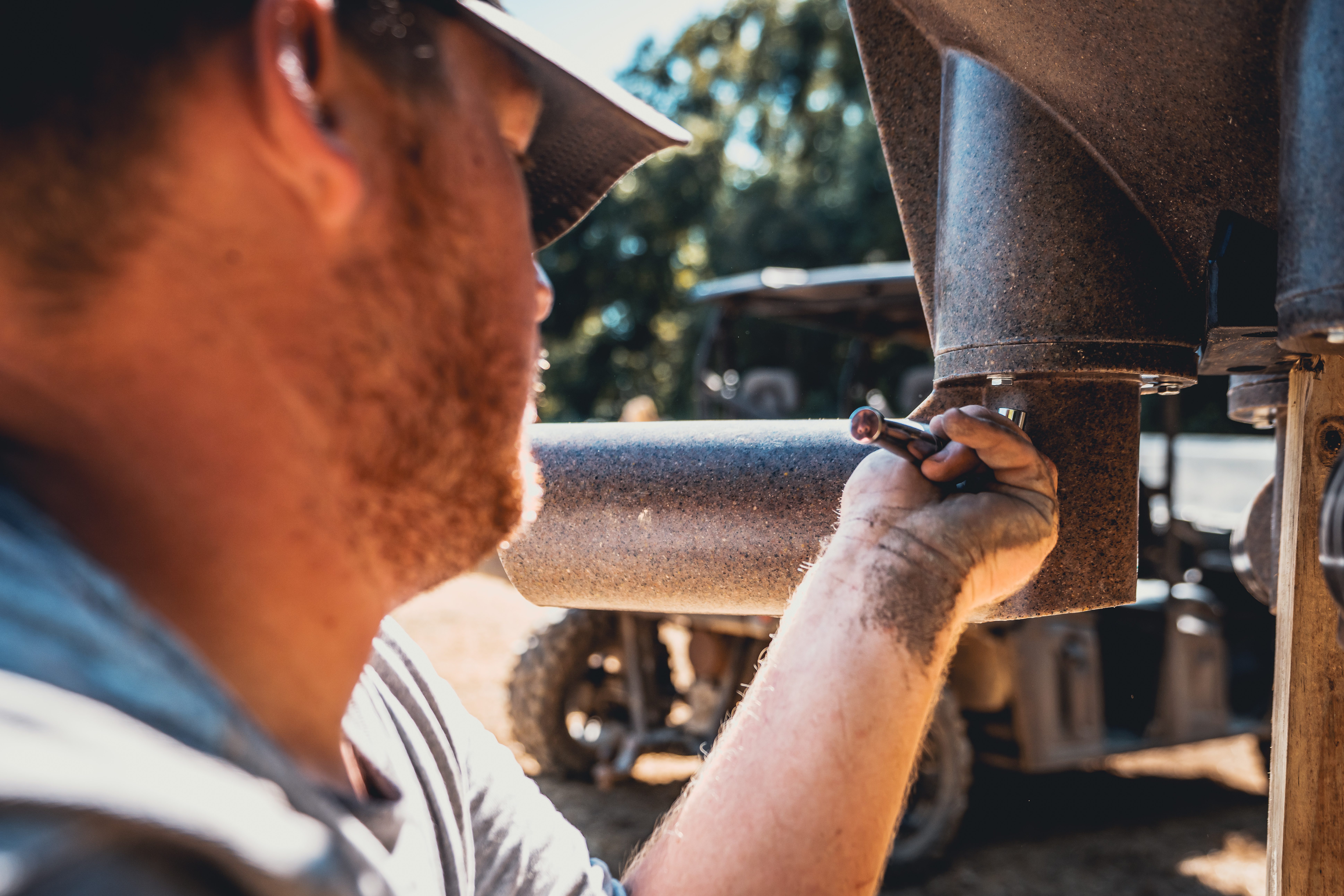 MAC00519 Post Feeder