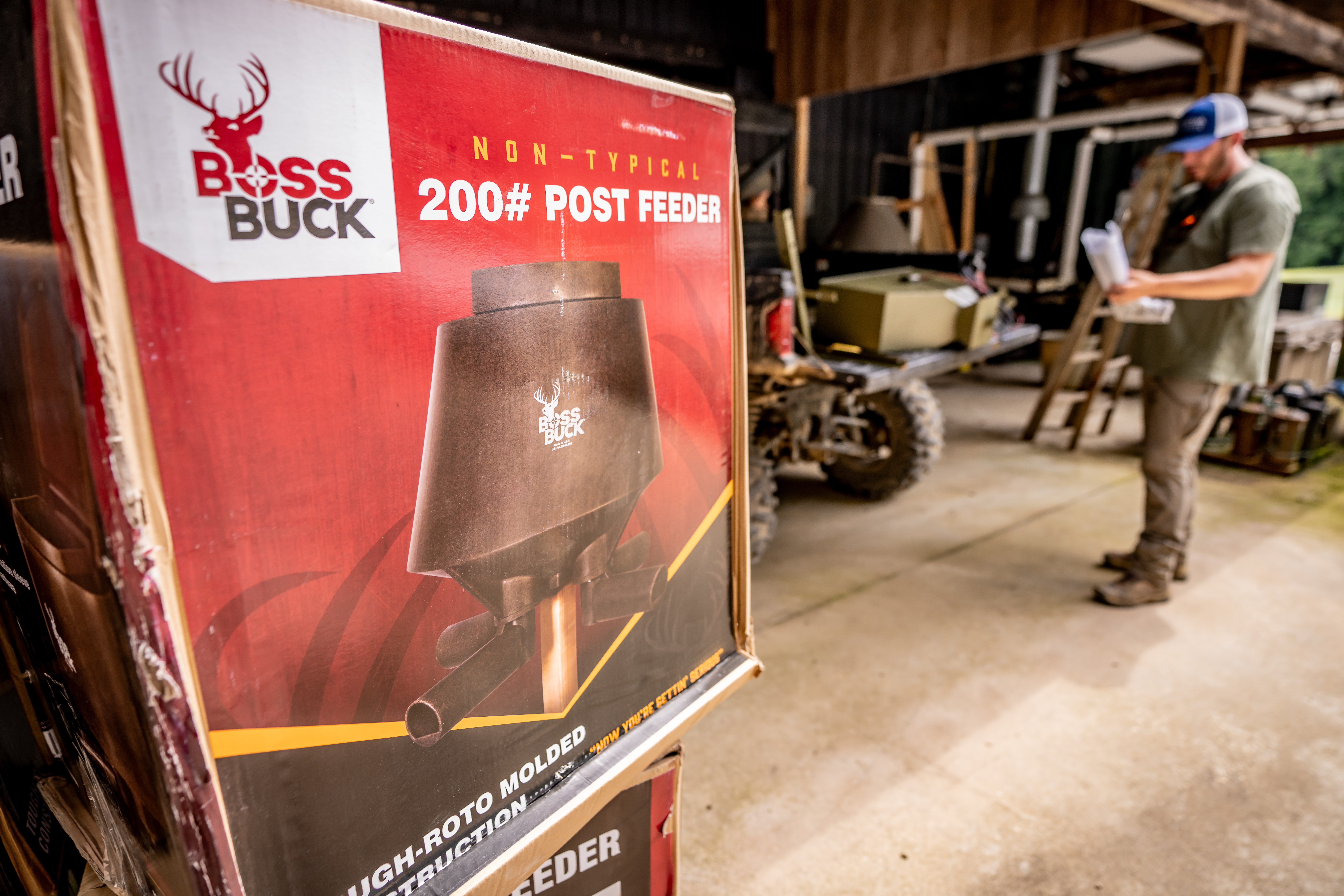 MAC09877 Post Feeder